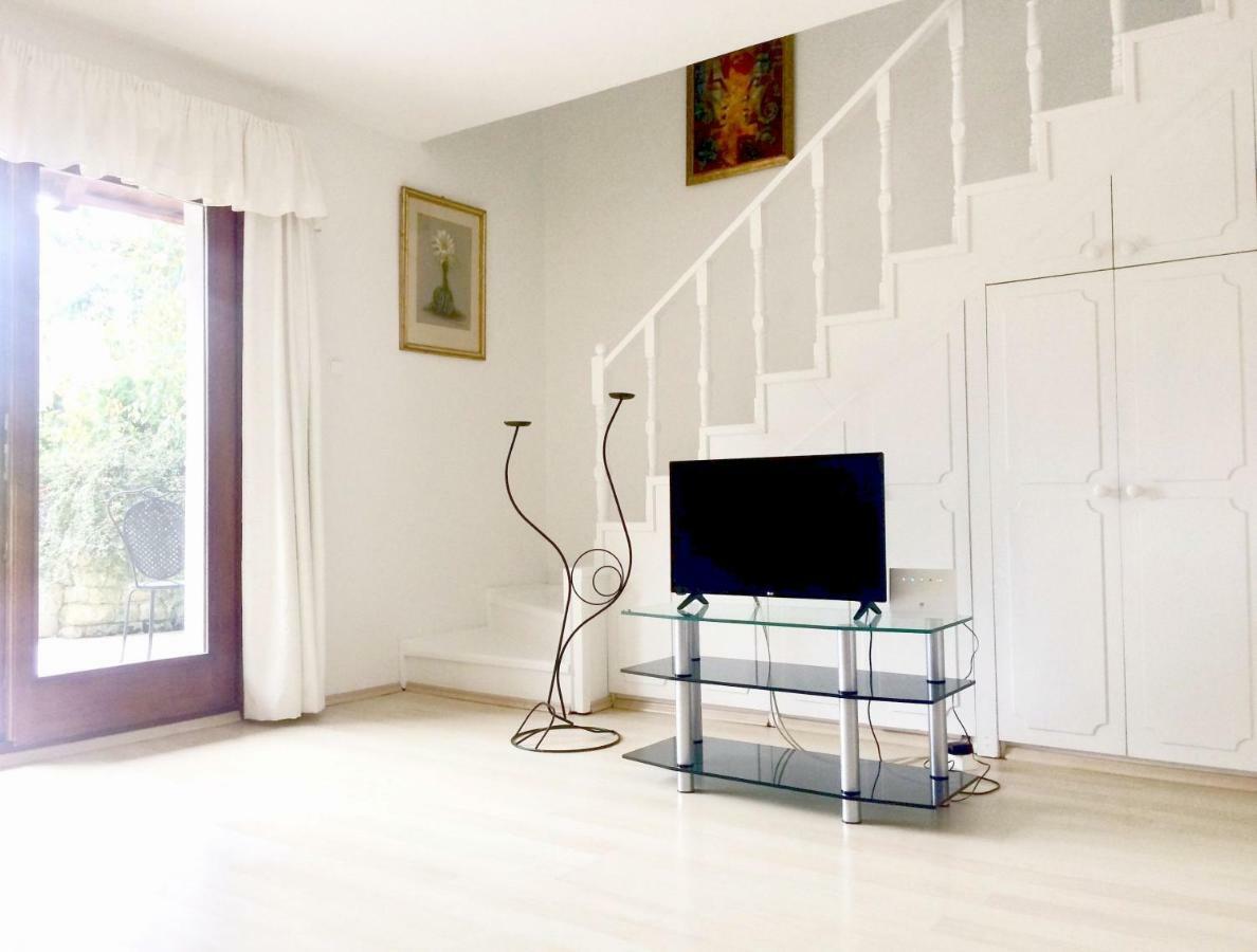 Flair Apartmanhaz Eger Exteriör bild